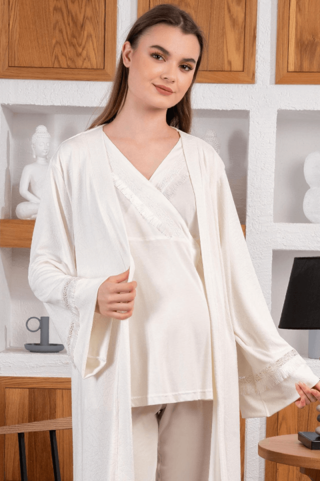 Jakarlı Kendinden Desenli Ve Püsküllü Sabahlıklı Pijama Takımı